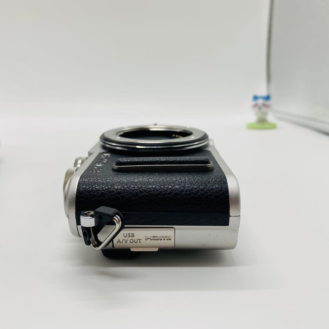 良品 Olympus PEN E-PL8 ダブルズームキット 予備バッテリー付き