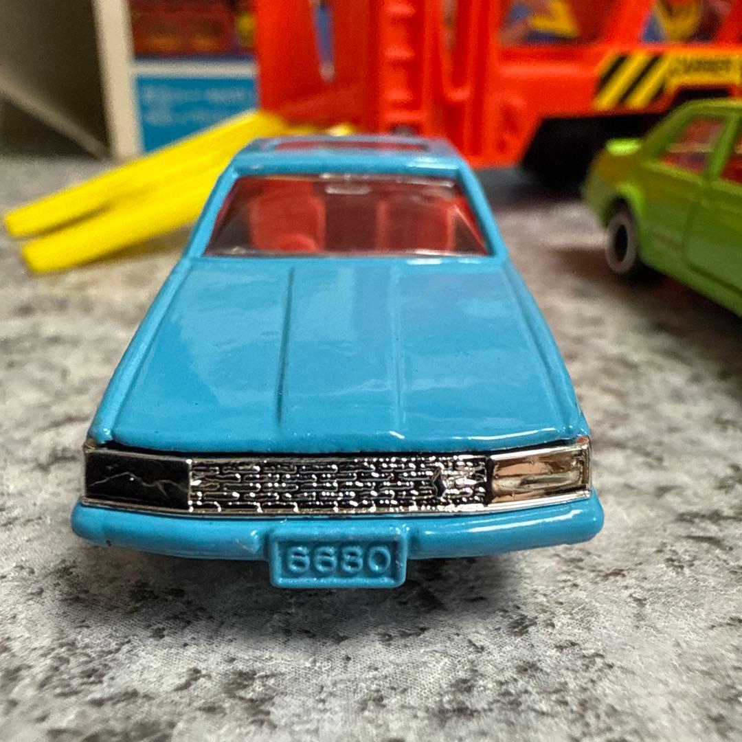し*！様 当時もの　トミカ　カーキャリアセット