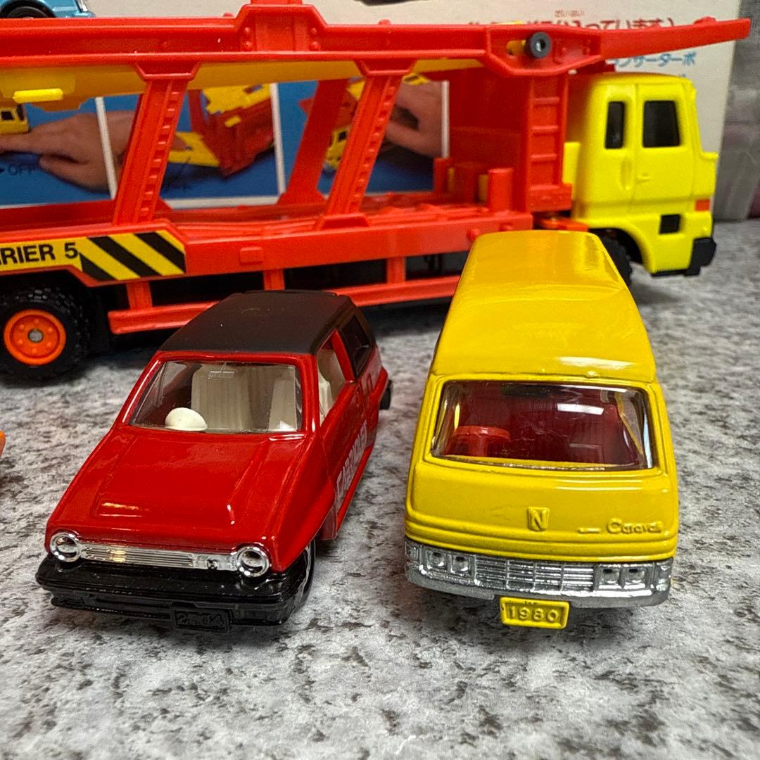し*！様 当時もの　トミカ　カーキャリアセット