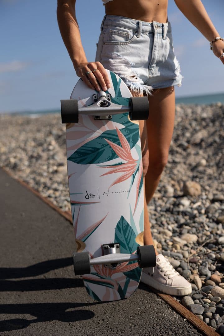 サーフスケートボード　 リッカ × ジェシカ・ミユキ　コラボレーションモデル