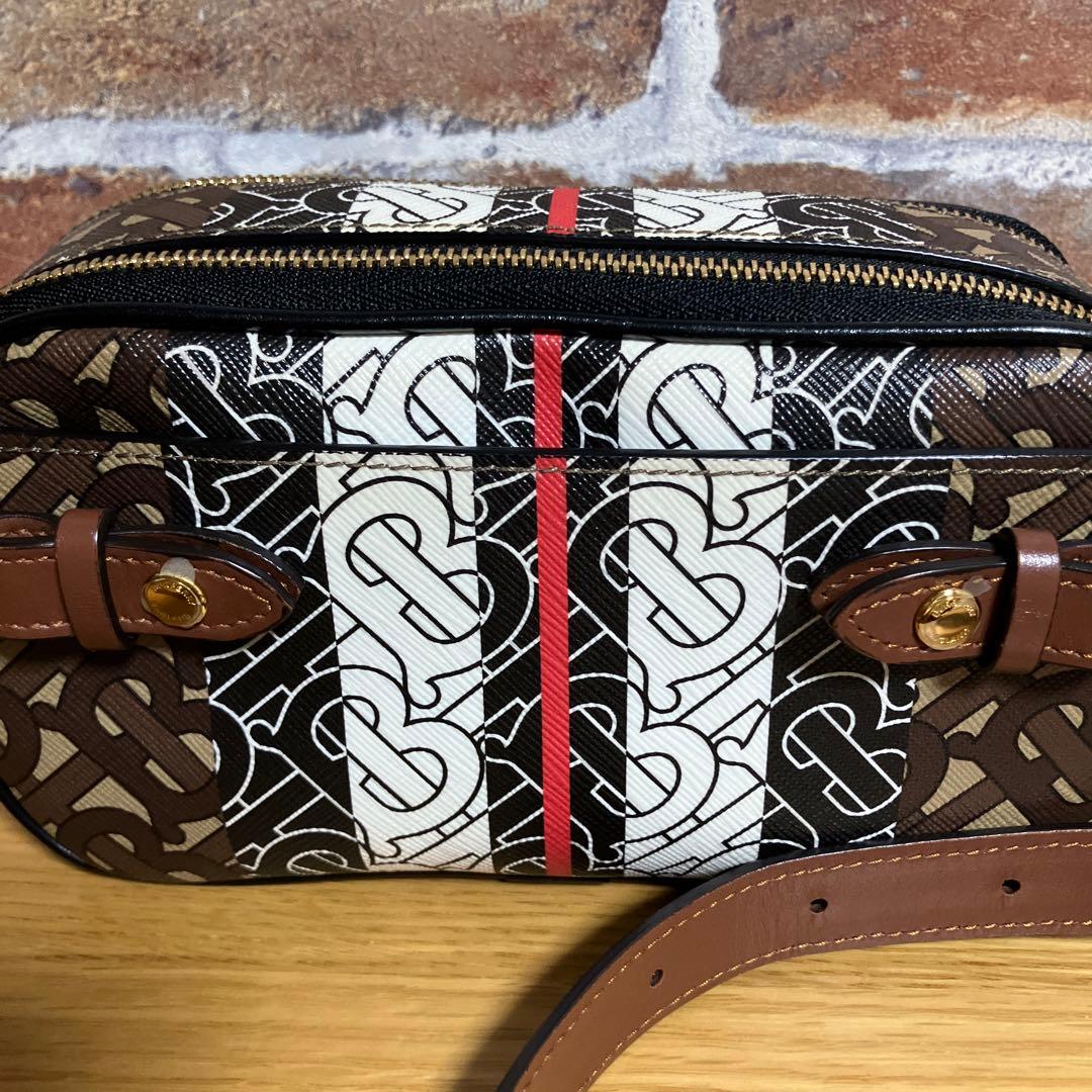 美品　バーバリーショルダーバッグ