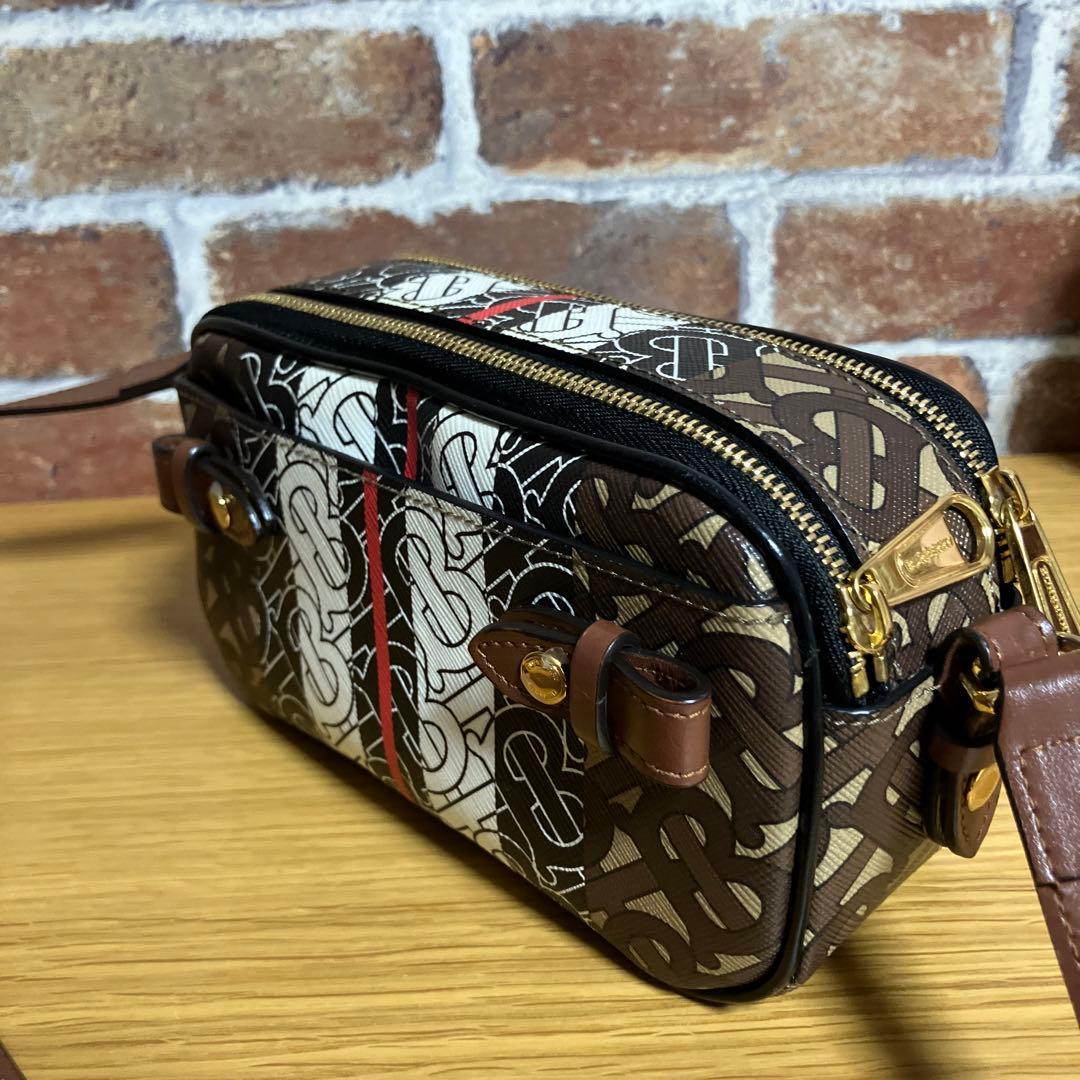 美品　バーバリーショルダーバッグ