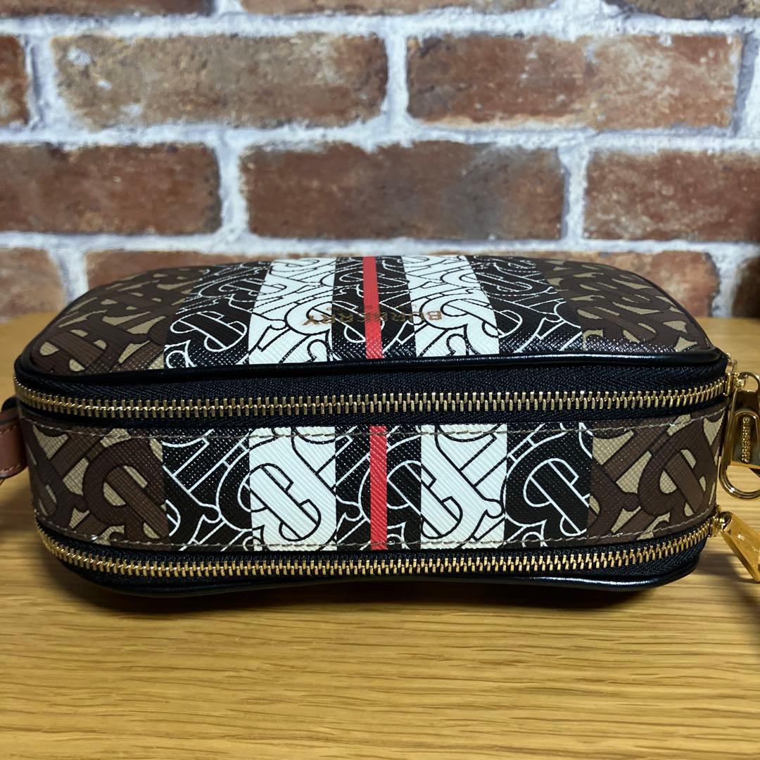 美品　バーバリーショルダーバッグ