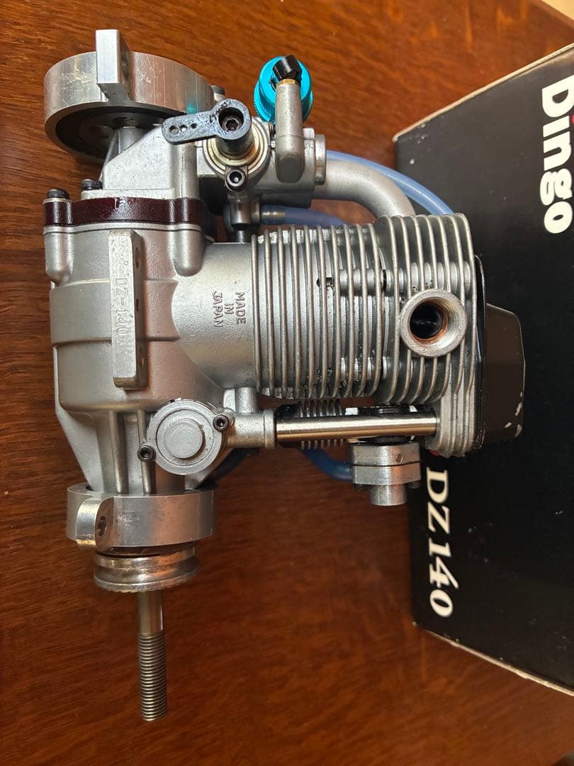 ラジコン飛行機用エンジン　YS DZ140 Dingo 専用マウント付き