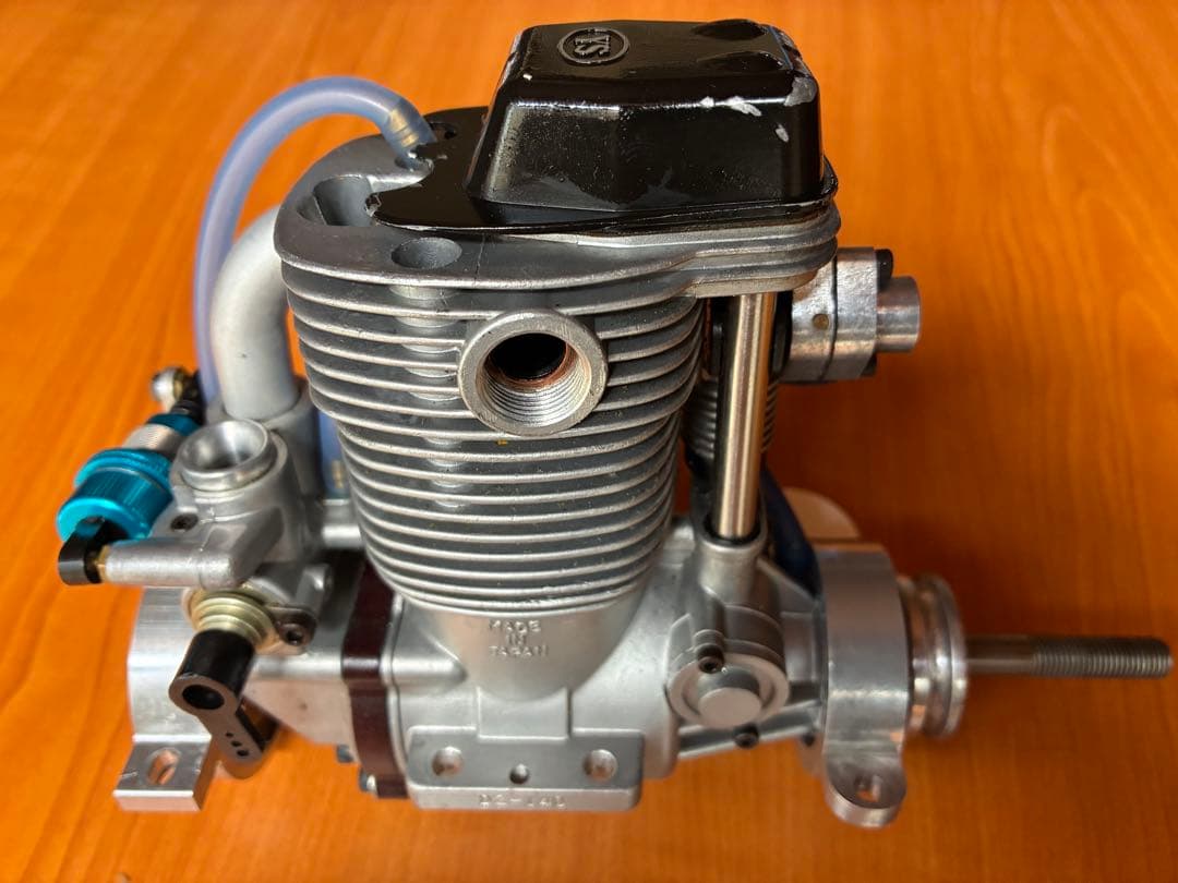 ラジコン飛行機用エンジン　YS DZ140 Dingo 専用マウント付き