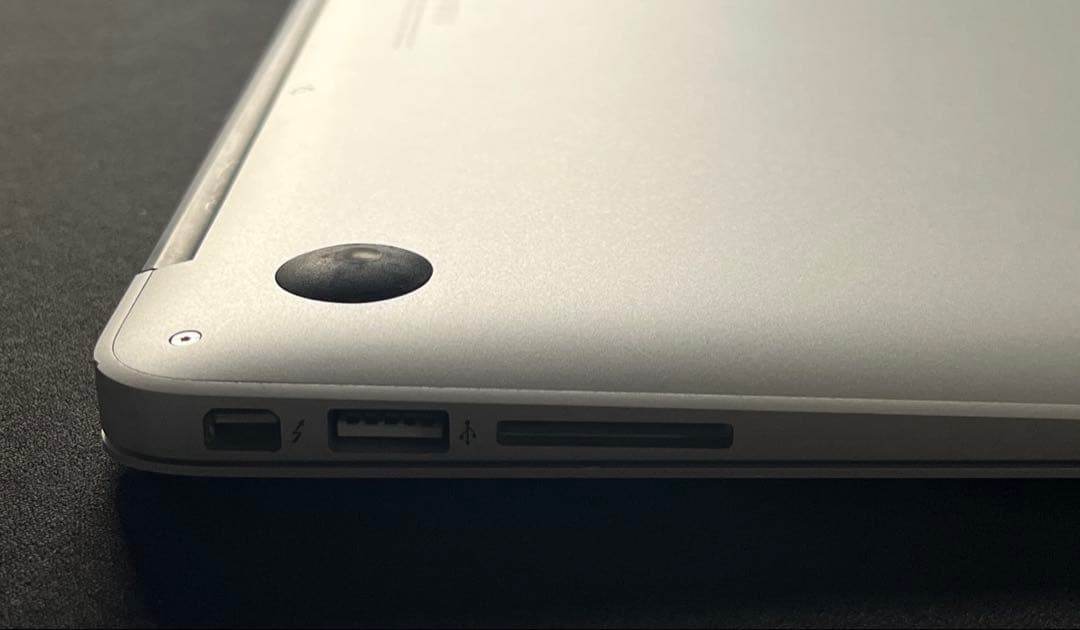 Apple MacBook Air シルバー 13インチ　保護ケース付き