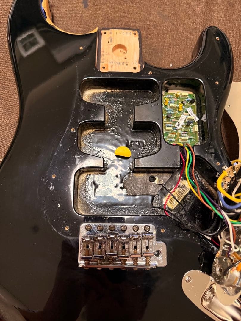 Fenderストラトブラック ボディ