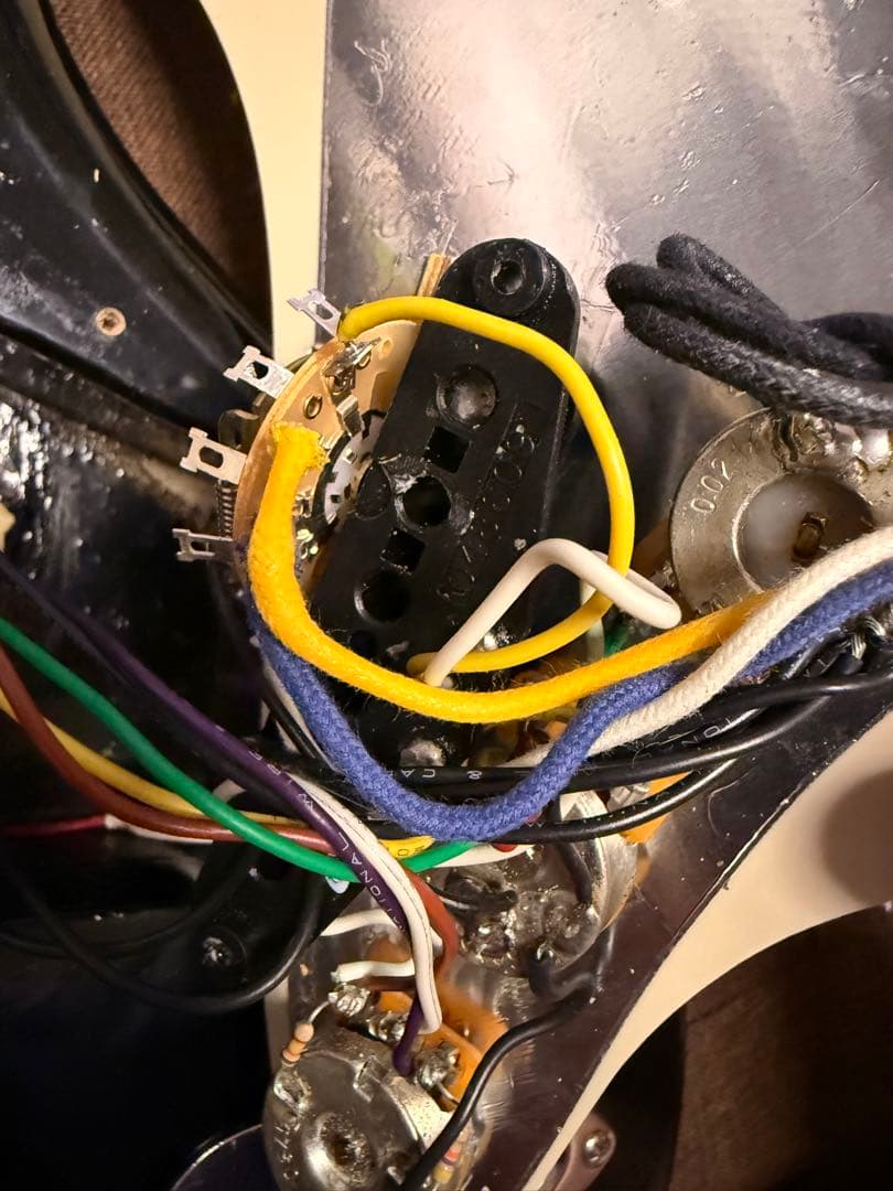 Fenderストラトブラック ボディ