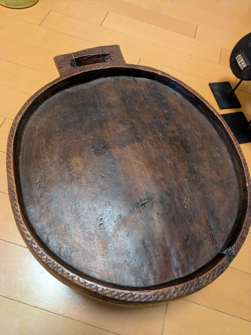 エチオピアコーヒーテーブル　アフリカ彫刻