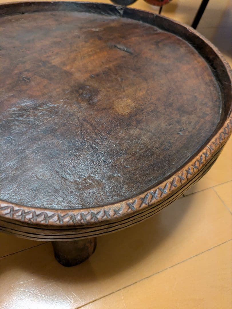 エチオピアコーヒーテーブル　アフリカ彫刻