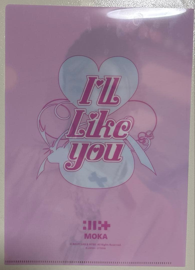 ILLIT MOKA のクリアファイル