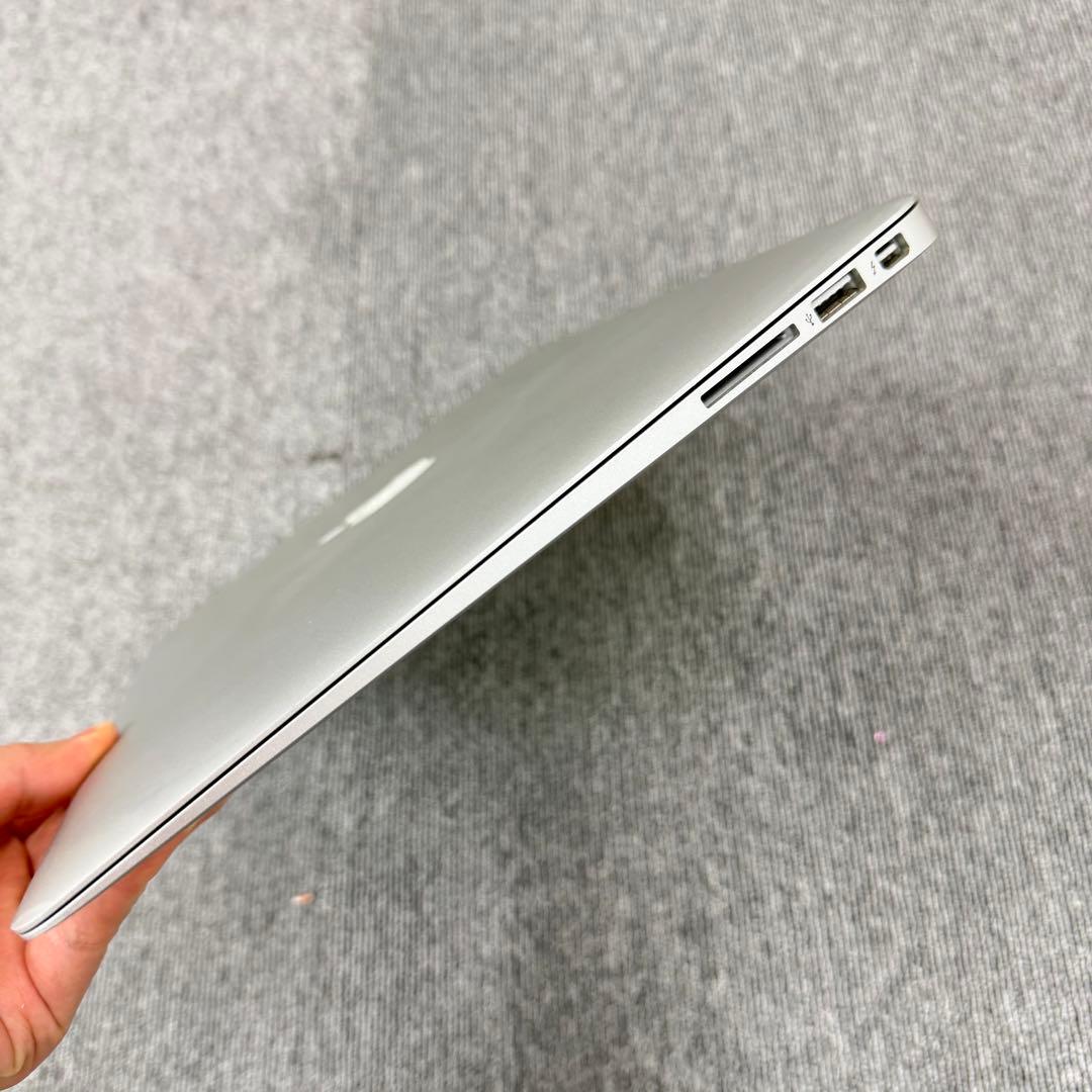 Macbook Air 2012 13 インチ 4GB/128GBシルバー
