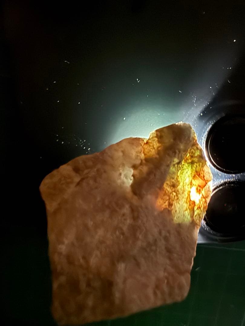 糸魚川翡翠‼️コン沢産地‼️素晴らしい原石２つ‼️計１０６.３g‼️破格出品‼️希少価値‼️