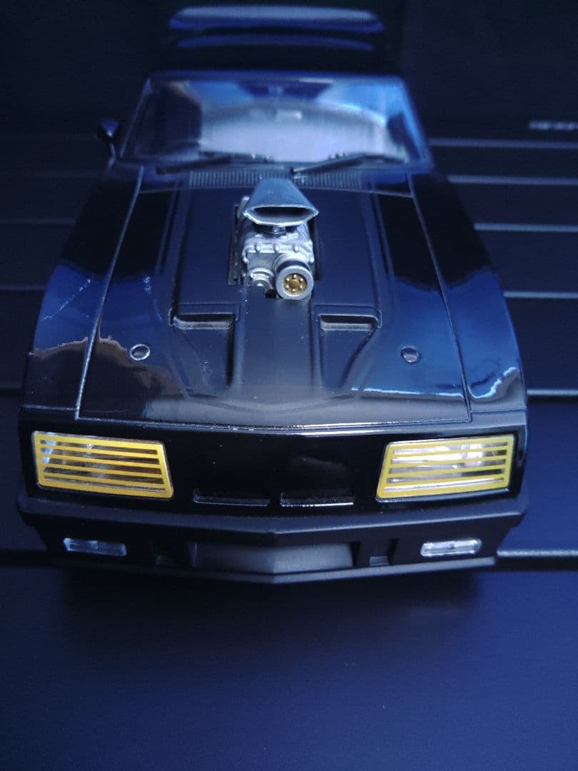 GREENLIGHT 限定版 インターセプター ミニカー 1/18