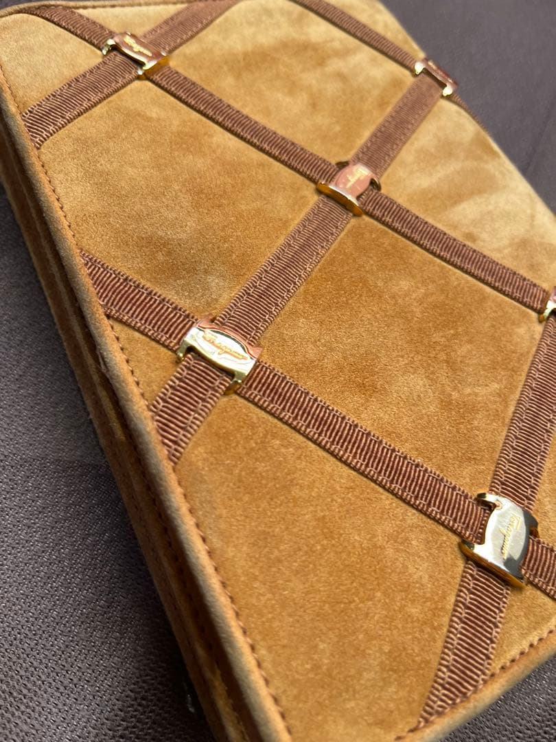 【美品】Salvatore Ferragamo フェラガモ　ショルダーバック