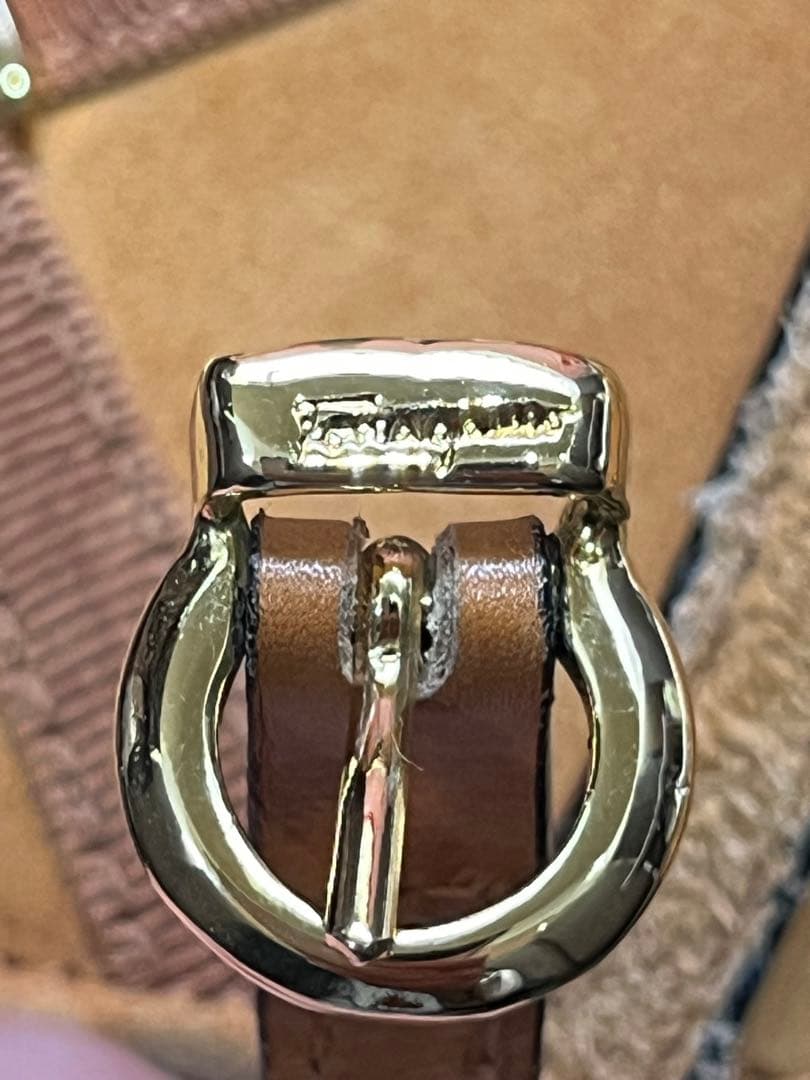 【美品】Salvatore Ferragamo フェラガモ　ショルダーバック
