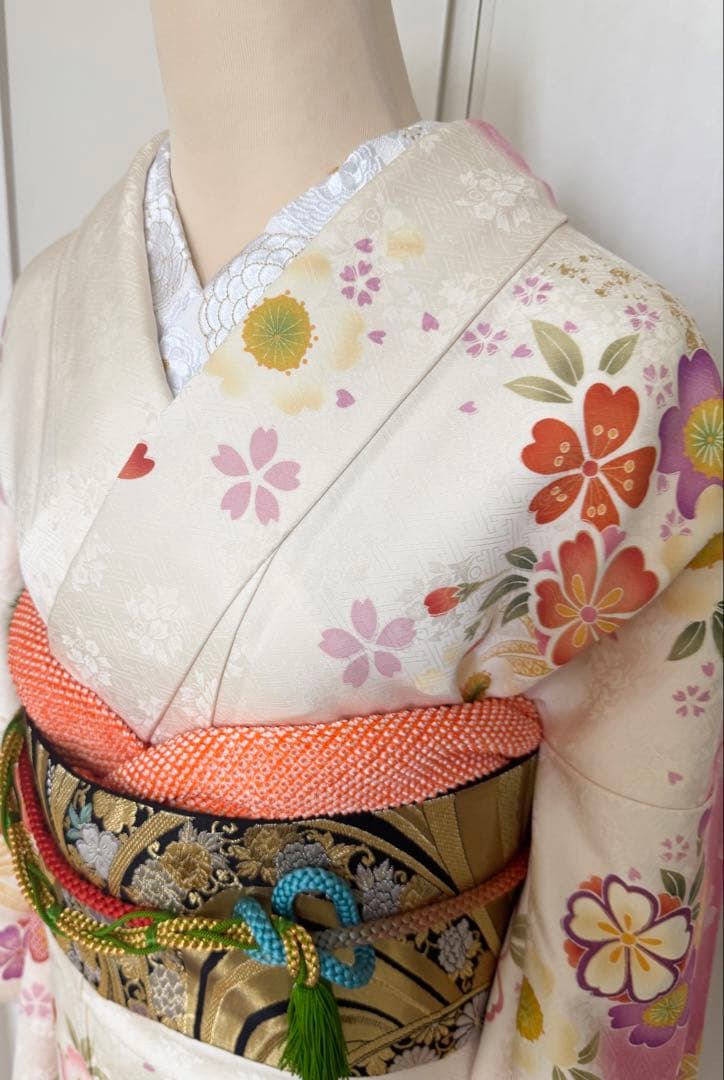 裄７０ｃｍ　豪華　４点セット　牡丹に桜菊模様　刺繍振袖