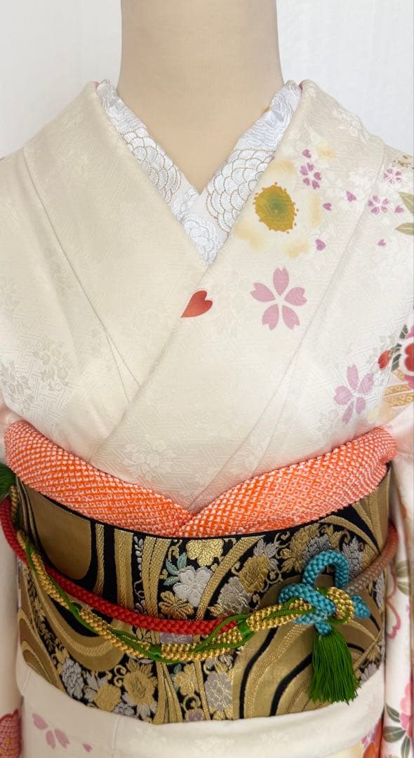 裄７０ｃｍ　豪華　４点セット　牡丹に桜菊模様　刺繍振袖