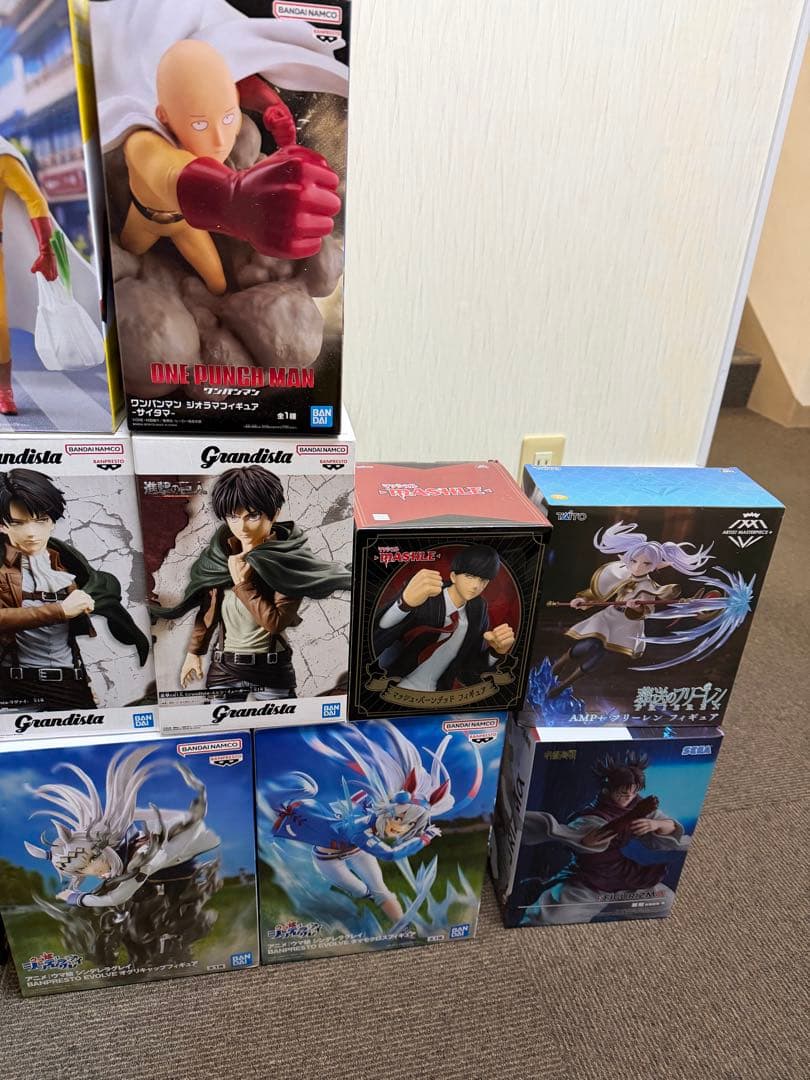 フィギュアセット：ドラゴンボール、ワンパンマン、進撃の巨人