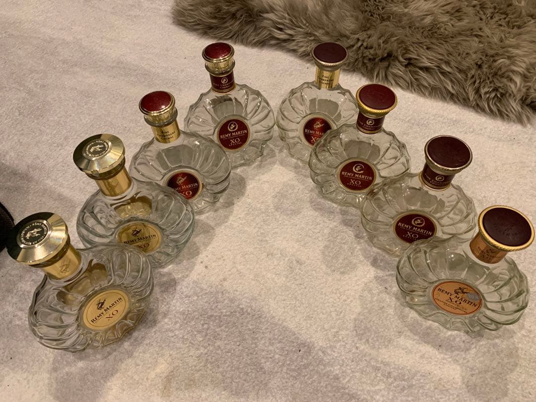 響き　ウィスキー　空き瓶