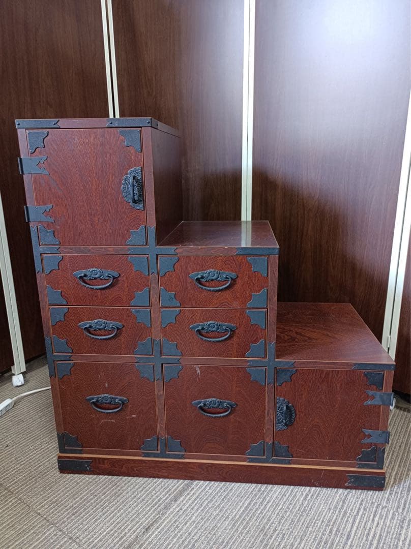 【オスカー】[八5427] 民芸調　階段箪笥　右下がり