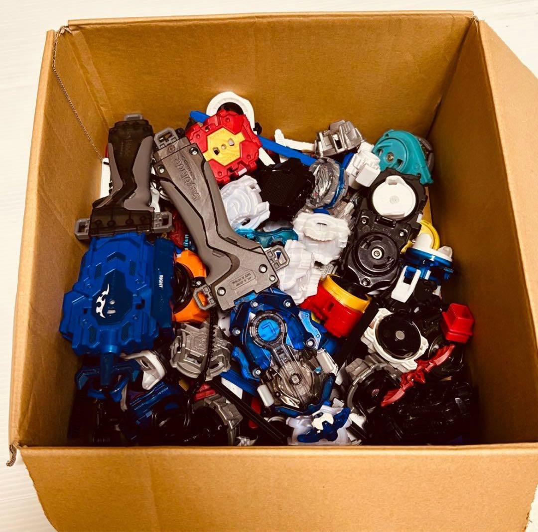 まとめて ベイブレードバースト 165個 ランチャー パーツ スタジアム付き