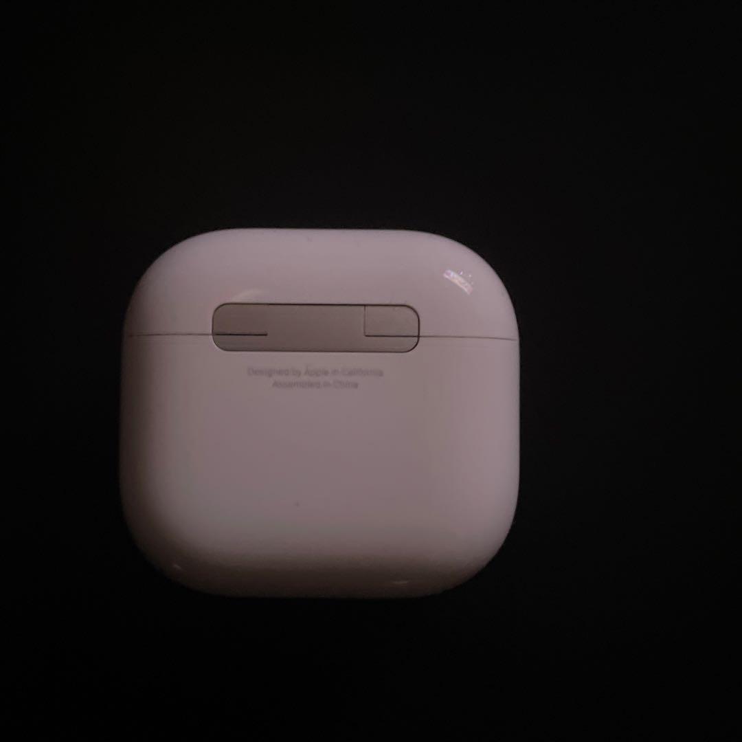 AirPods本体　第4世代