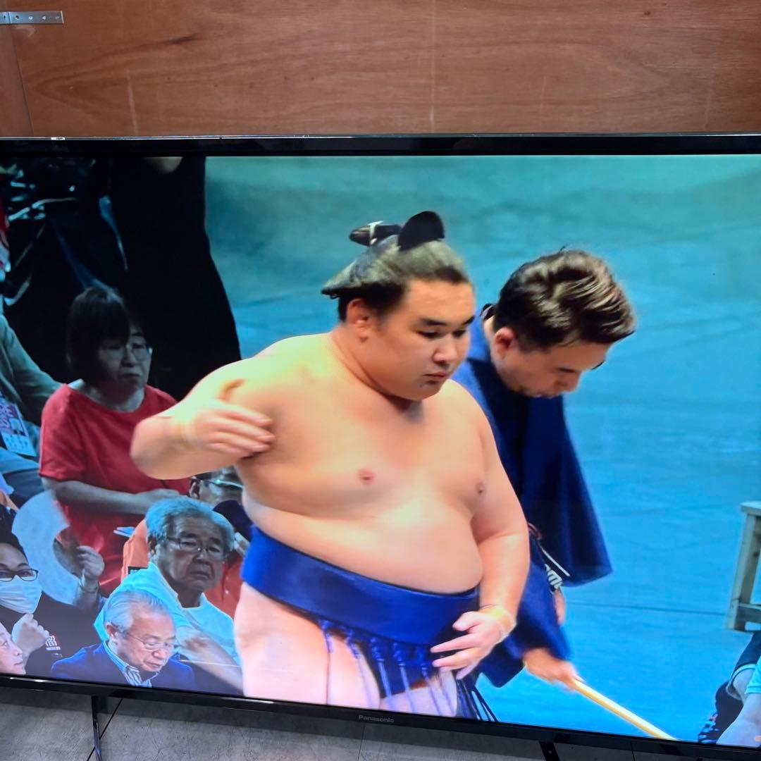 一都三県限定　配送無料　4K液晶テレビ　Panasonic 49インチ