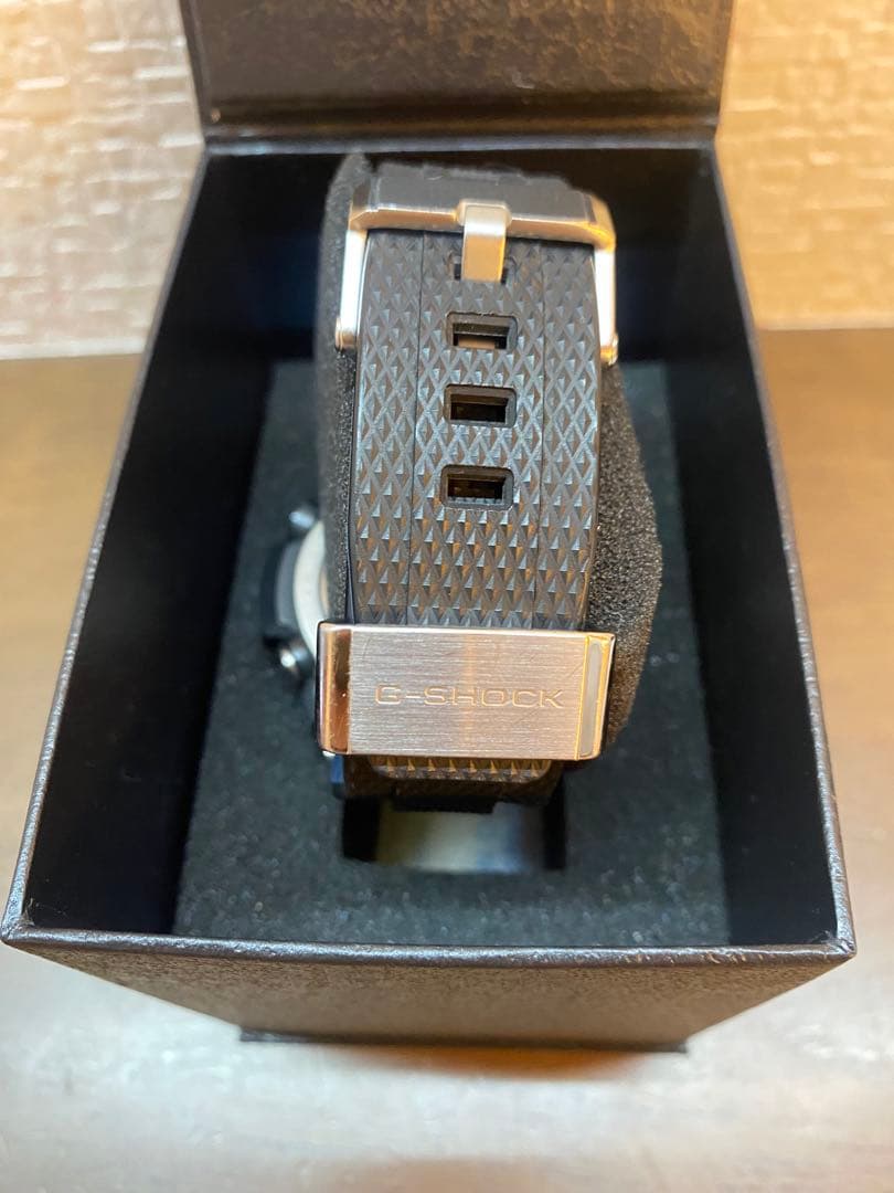 【極美品/レア】G-SHOCK GST-B100X-1AJF 海外セレブ