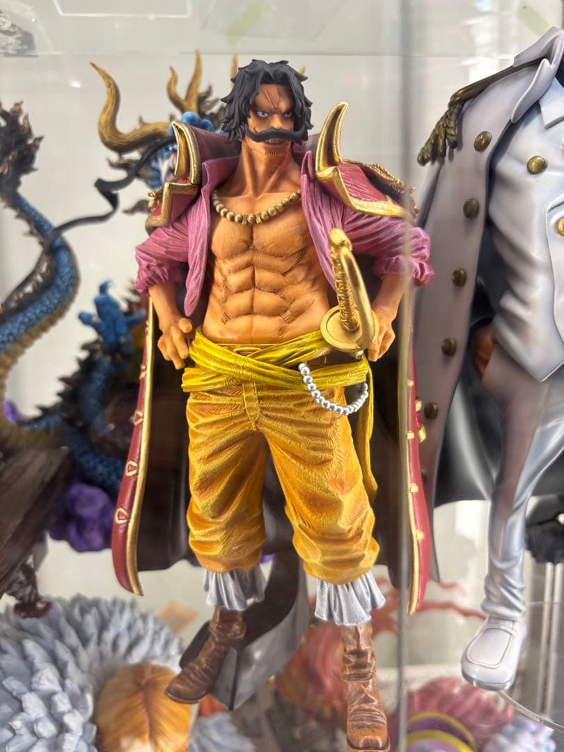 ワンピース　ロジャー　フィギュア　リペイント