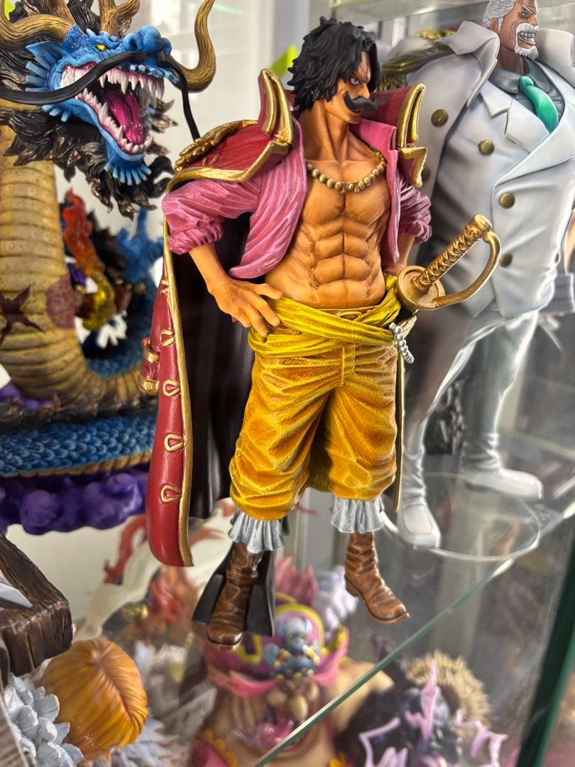 ワンピース　ロジャー　フィギュア　リペイント