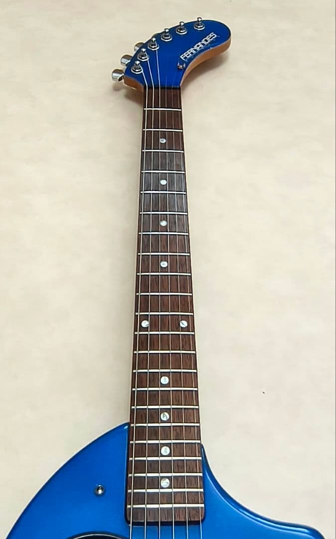 【美品】ZO-3 ブルー アンプ内蔵ギター ディストーションSW付 専用ケース