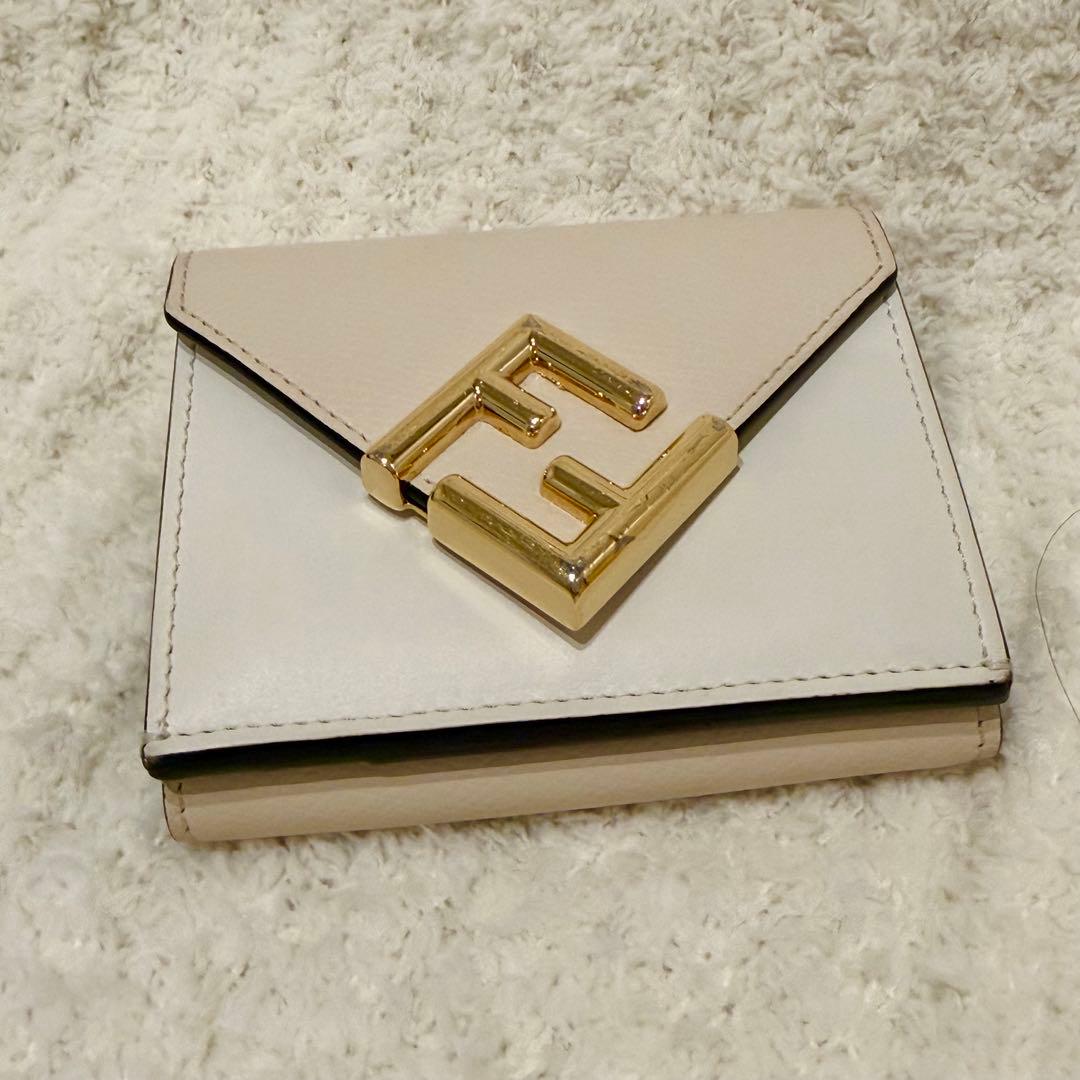 FENDI 三つ折り財布　ダイヤモンド　小銭入れ　フェンディ