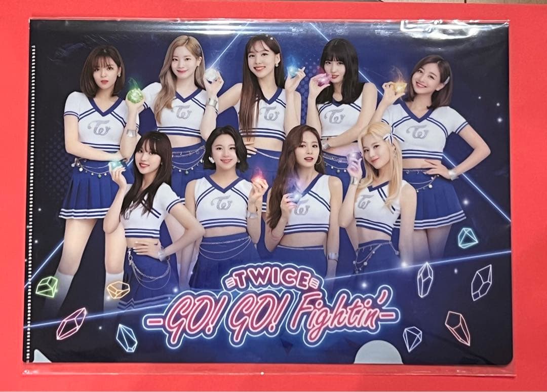 超希少TWICE GO! GO! Fightin ツウィ缶バッチ・クリアファイル