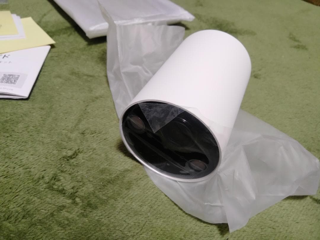 未使用　tapo 2K 防犯カメラ ソーラーパネル付き TC82KIT　おまけ