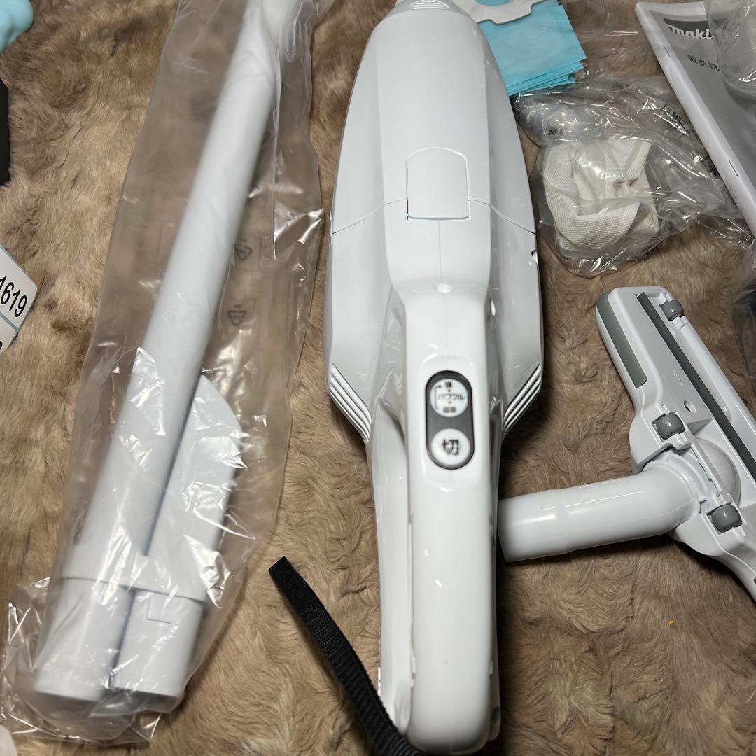 マキタ コードレス掃除機CL107 紙パック式 CL107FDSHW