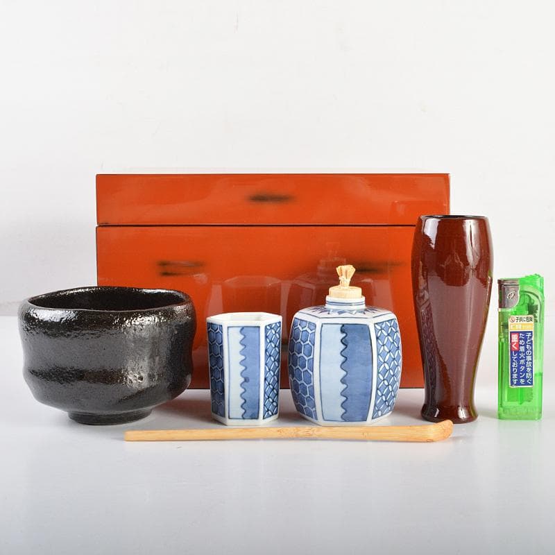 茶道具　朱塗　茶箱　黒茶碗　平安春峰作振出など　五点　一式　V　R6873