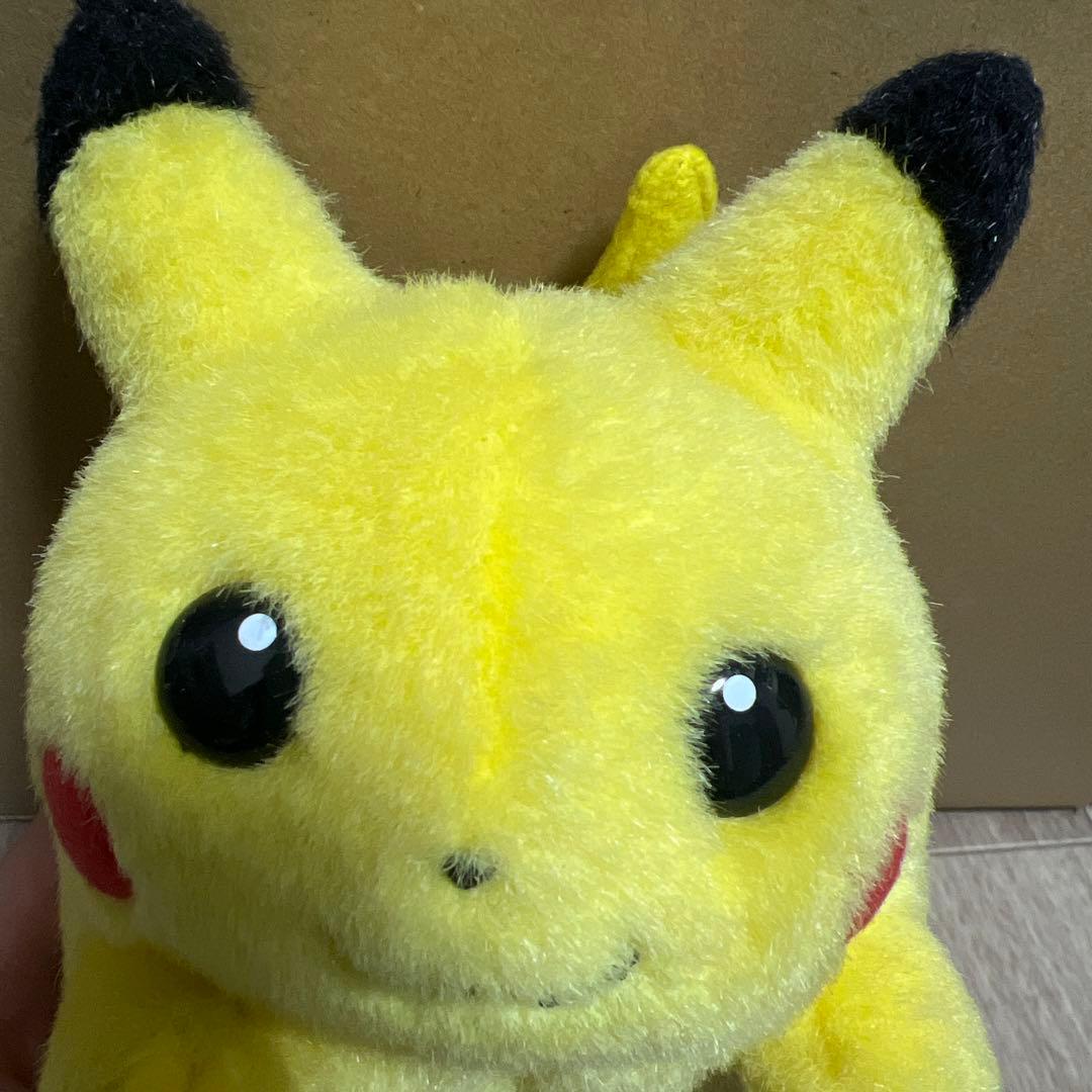 tomy 初期ピカチュウ　ぬいぐるみ