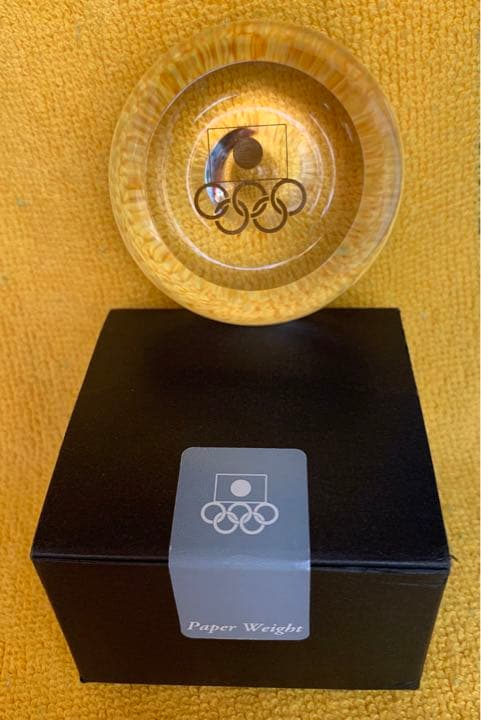 入手不可能64東京オリンピック・クリスタルPaper Weight 非売品