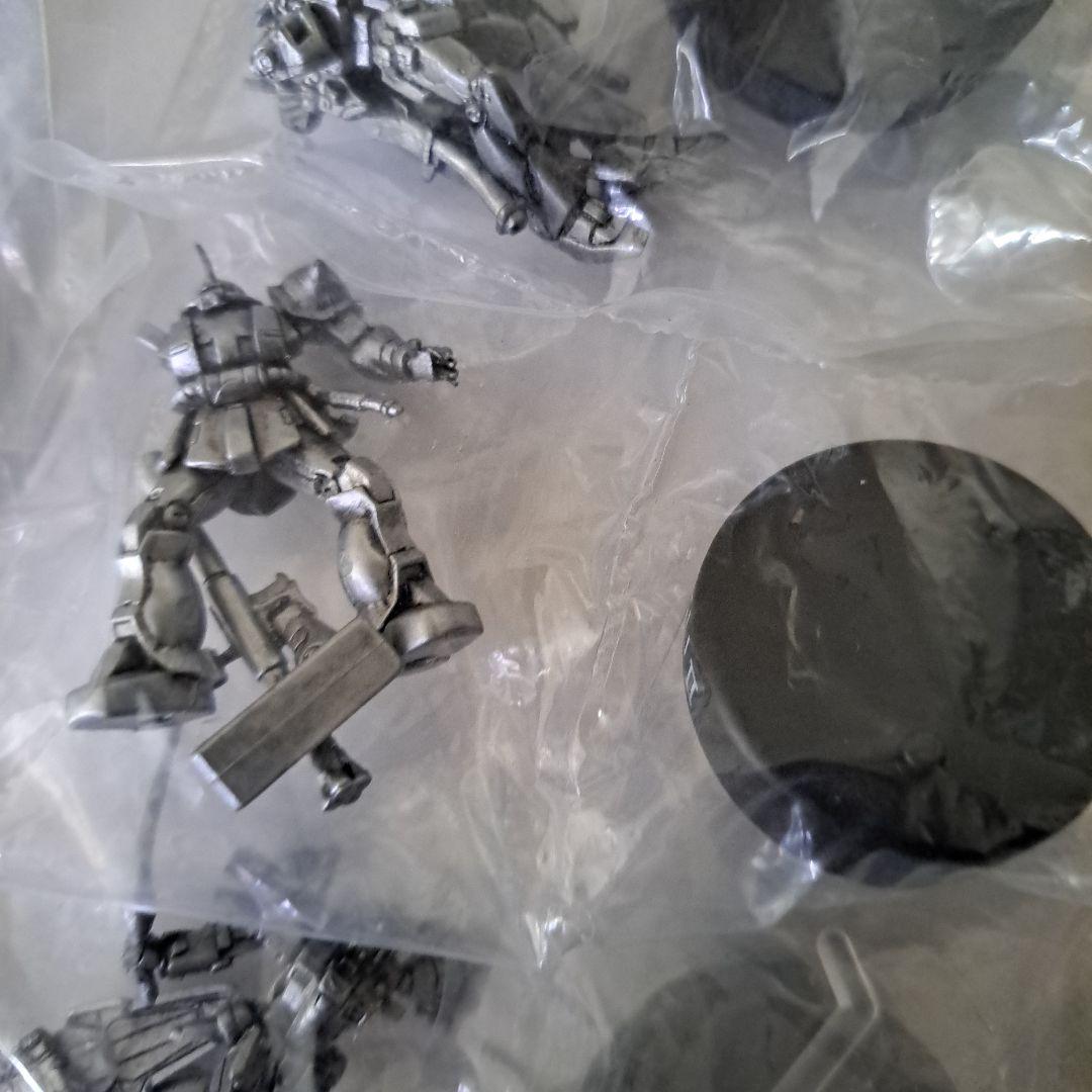 ガンダム４ 　ミニフィギュア　14体　未開封　バンダイ　銀色