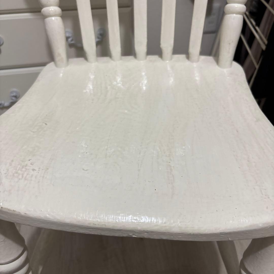 ホワイト木製　アンティーク風チェア