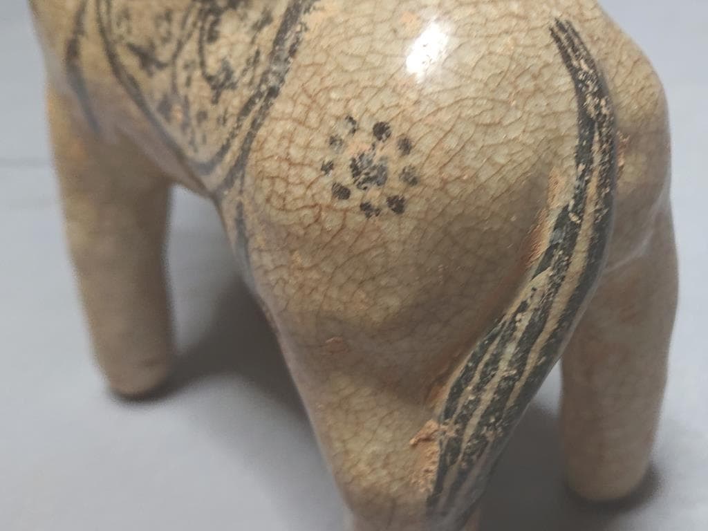 タイ　カロン窯　鉄絵馬形灯火器造形物　15～16世紀