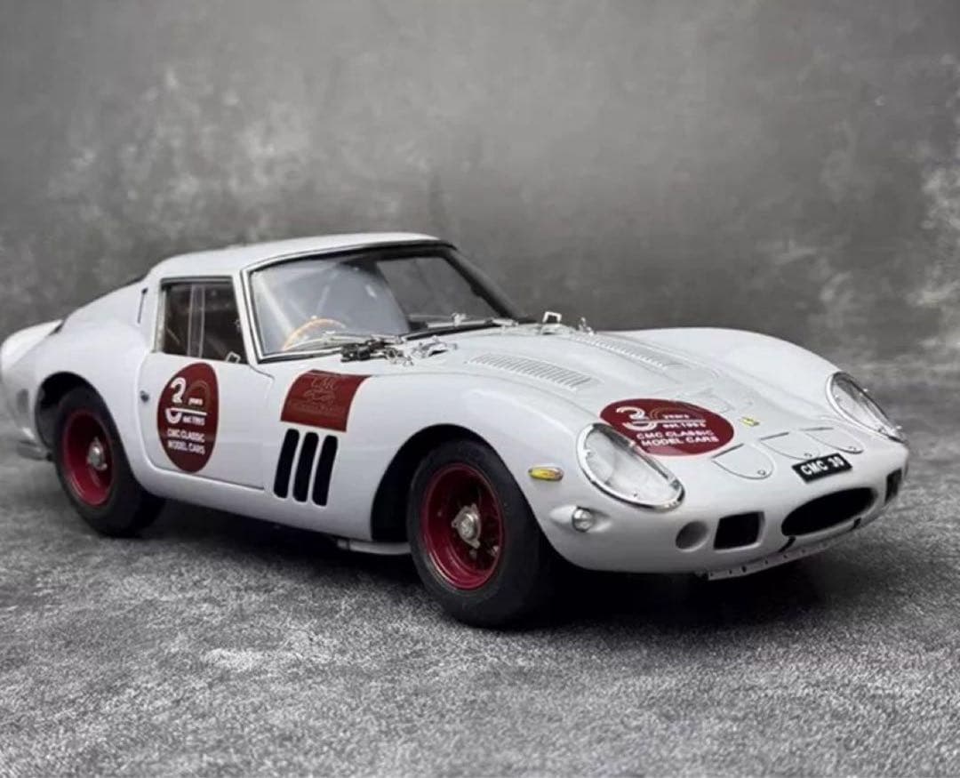 年末限定価格 CMC 1/18 フェラーリ 250 GTO 30周年ミニカー
