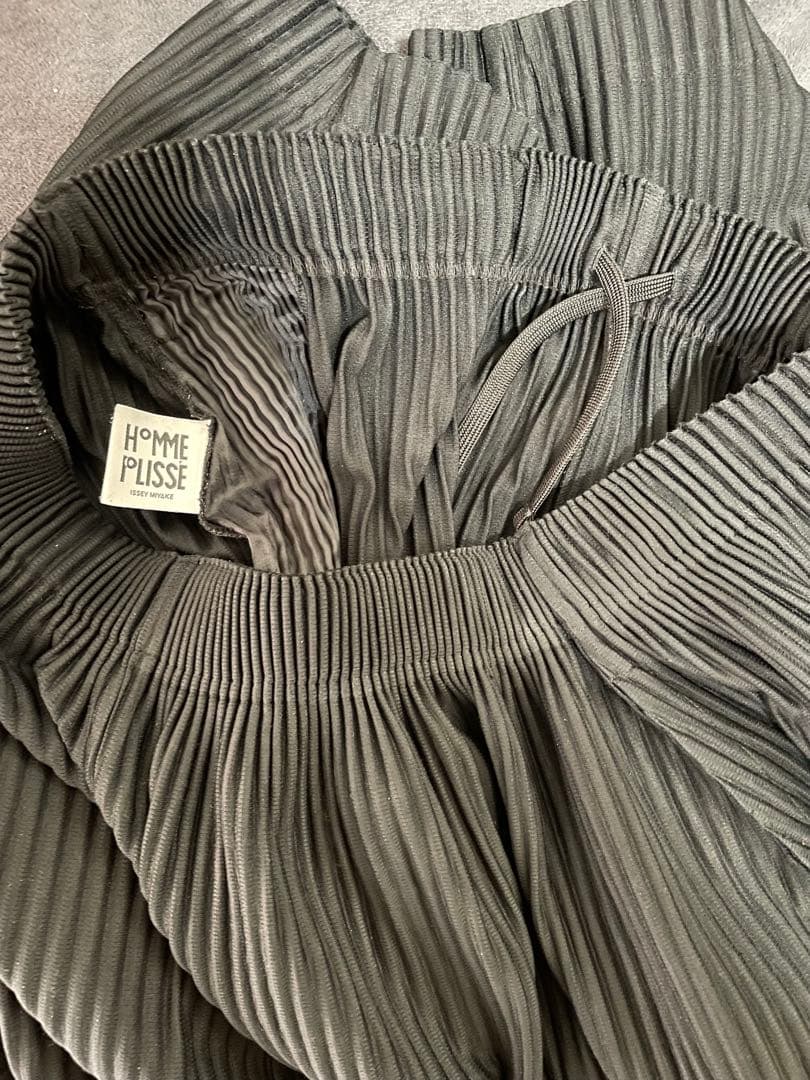 HOMME PLISSE ブラック サルエルパンツ　プリーツ