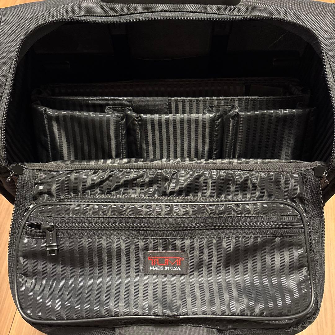 TUMI ブラック キャリーケース　4輪　機内持ち込み可能