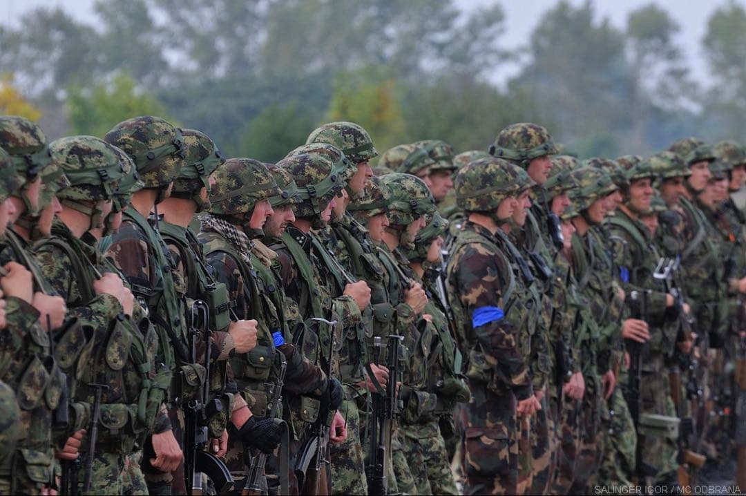 セルビア軍 現行 M10迷彩　ベスト