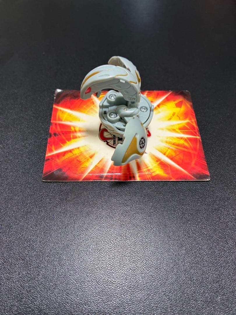 爆丸　光属性　ルミナワイバーン　（希少）土日限定セール❗️❗️