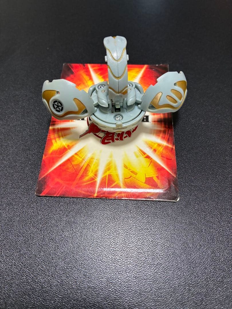 爆丸　光属性　ルミナワイバーン　（希少）土日限定セール❗️❗️