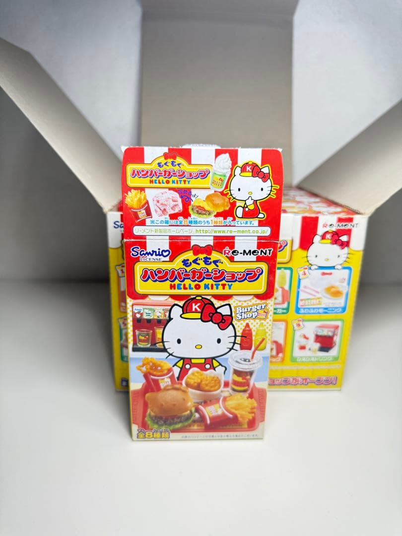 内袋未開封　ハローキティ もぐもぐハンバーガーショップ