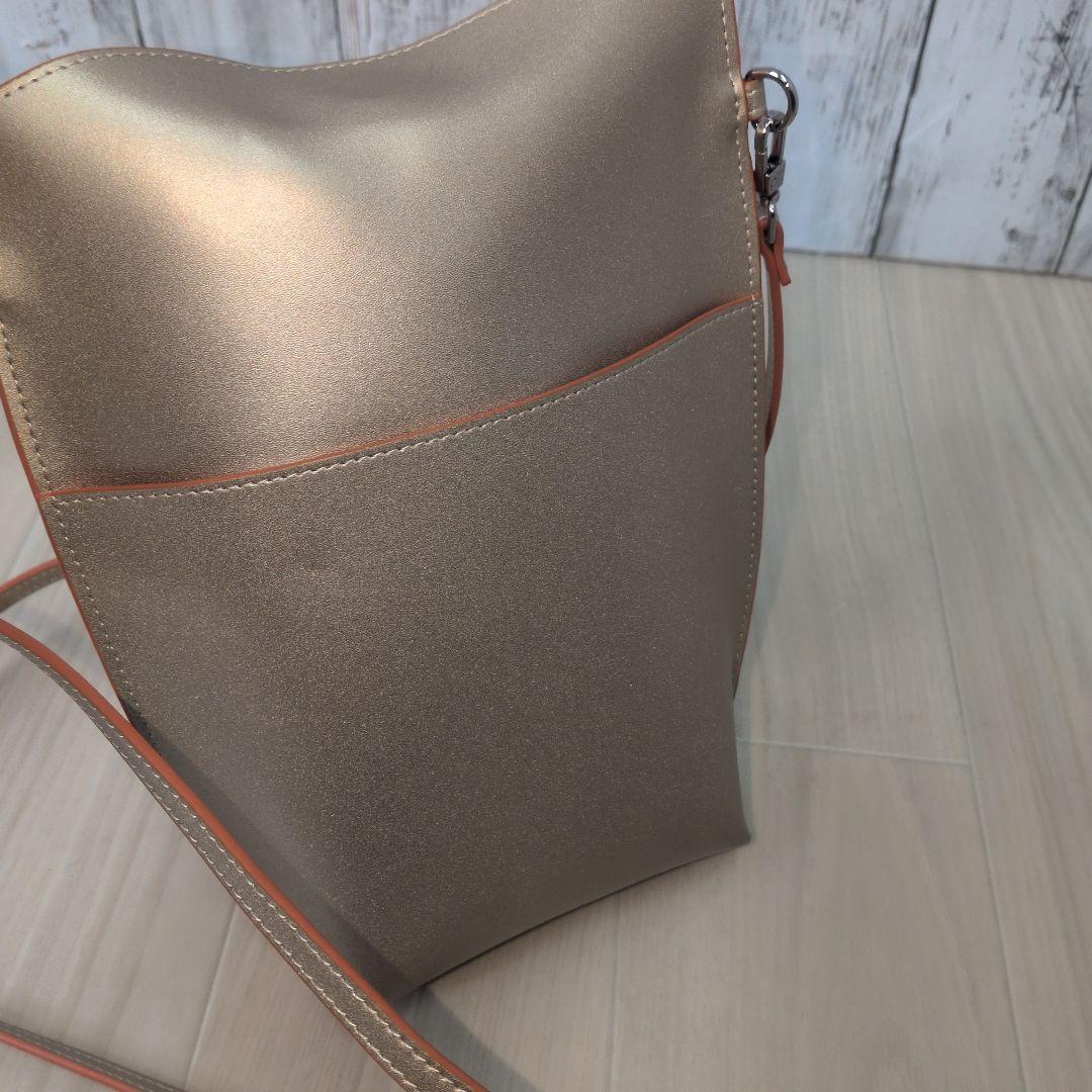 美品　SILNA minacolo　ショルダー マルチケース ゴールド×オレンジ